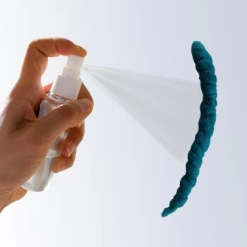 Kater Kasimir 3 Handgerollte Filzwürmchen Aus Schurwolle + 1 Mini-Flasche Katzenminze-Spray 2 Kater Kasimir 3 Handgerollte Filzwürmchen Aus Schurwolle + 1 Mini-Flasche Katzenminze-Spray – Bild 2