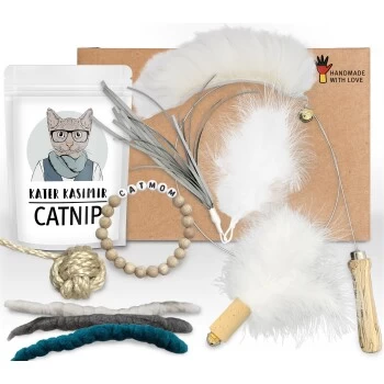Kater Kasimir Deluxe Set Mit 9 Beliebten Katzenspielzeugen Aus Naturmaterial Und Handgemachtem CATMOM Armband 1 Kater Kasimir Deluxe Set Mit 9 Beliebten Katzenspielzeugen Aus Naturmaterial Und Handgemachtem CATMOM Armband